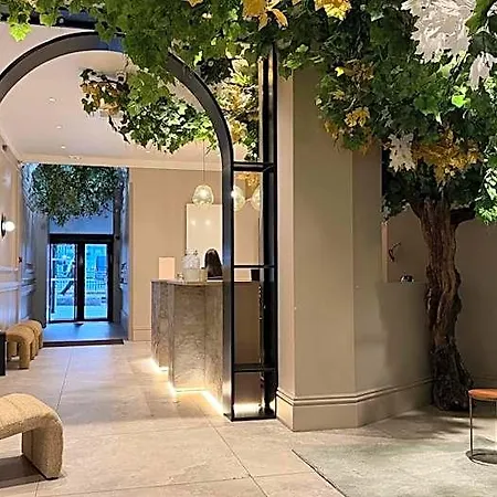 Bobo's Hotel